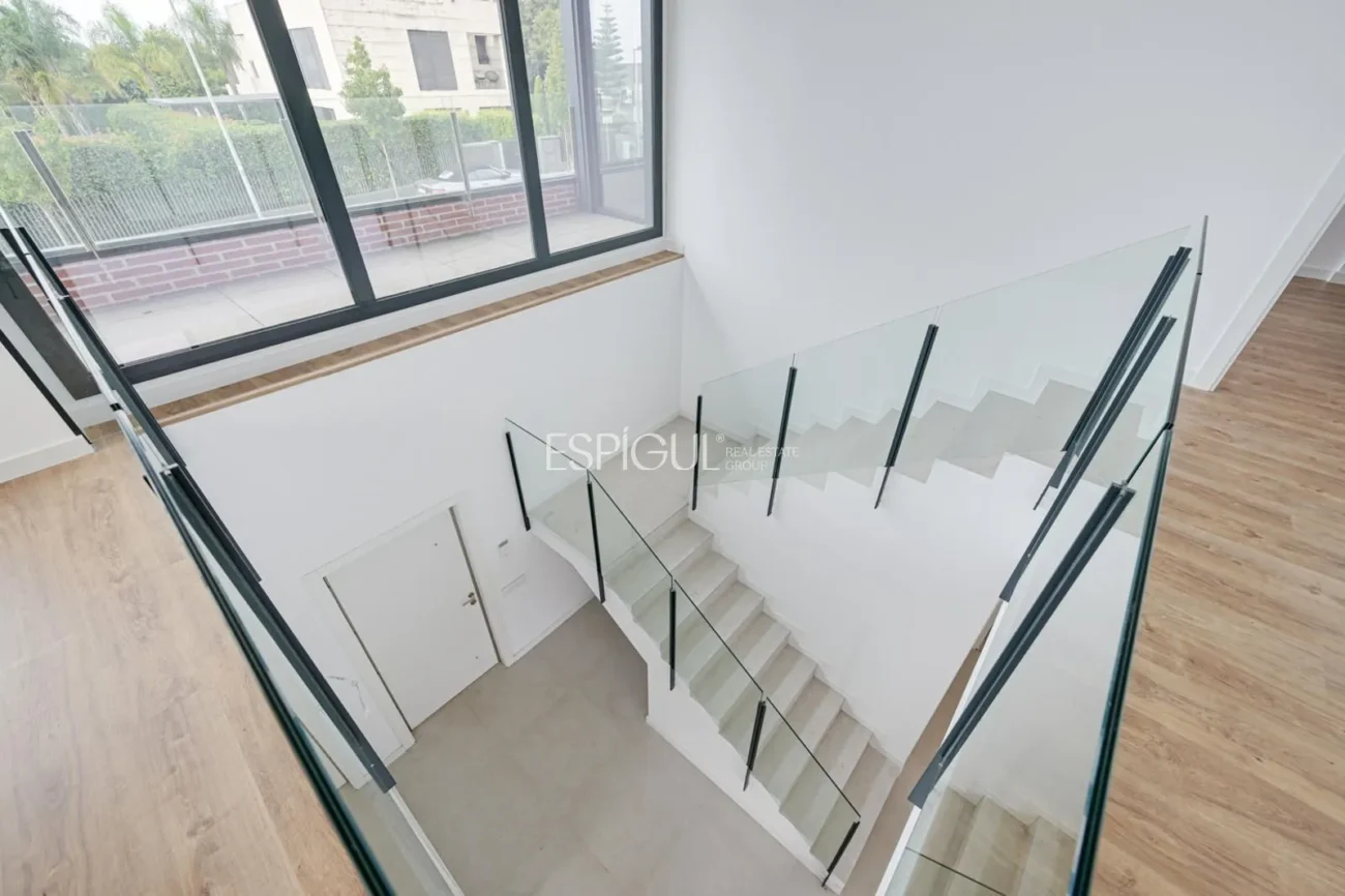 Exclusiva casa unifamiliar d’obra nova a la urbanització Can Quirze, Mataró