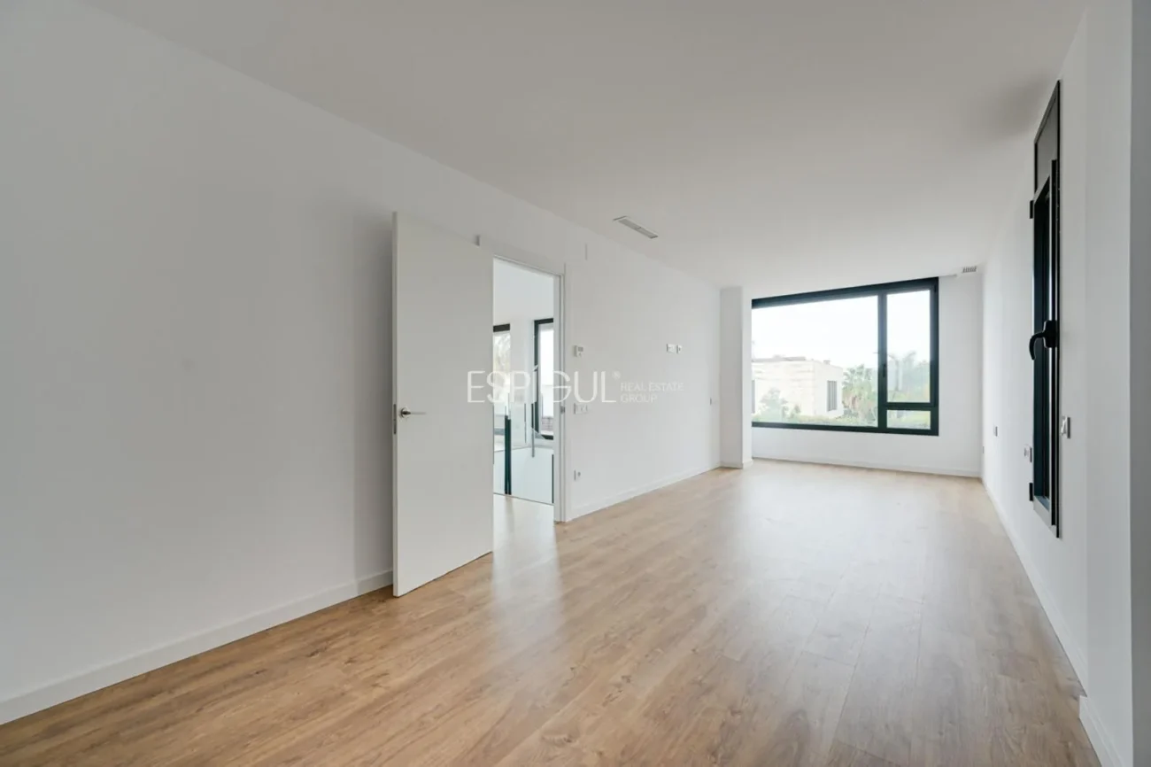 Exclusiva casa unifamiliar d’obra nova a la urbanització Can Quirze, Mataró
