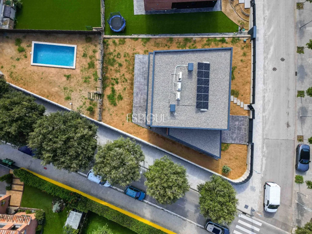 Exclusiva casa unifamiliar d’obra nova a la urbanització Can Quirze, Mataró