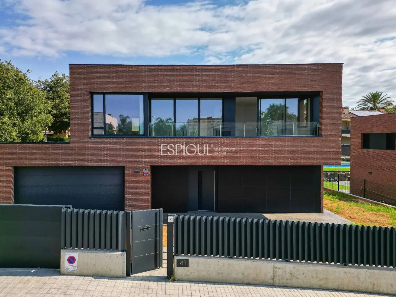 Exclusiva casa unifamiliar d’obra nova a la urbanització Can Quirze, Mataró