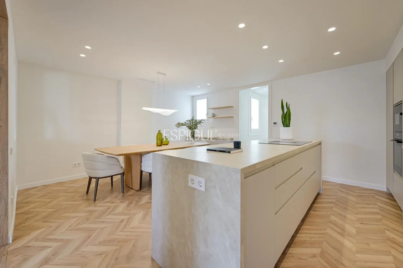 Exclusiva vivienda reformada en Calle Girona, Dreta de l’Eixample