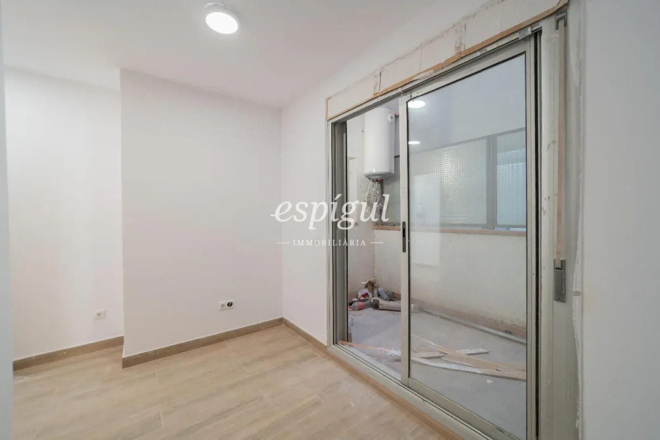 Appartement exclusif entièrement rénové au cœur de Salt
