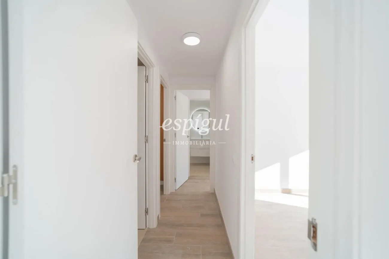 Appartement exclusif entièrement rénové au cœur de Salt