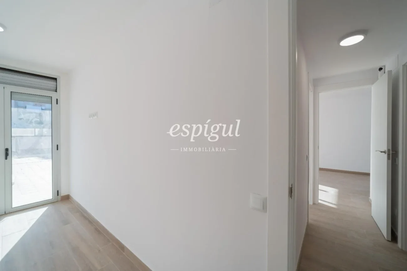 Exclusive Fully Renovated Apartment in the Heart of Salt