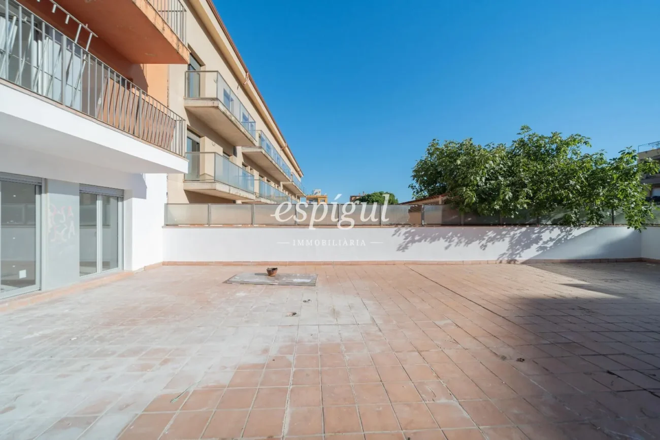 Exclusive Fully Renovated Apartment in the Heart of Salt