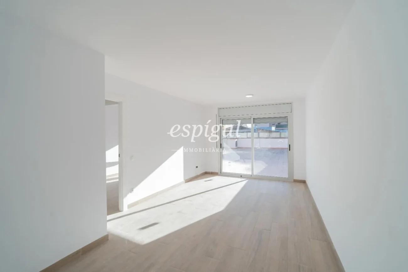 Exclusive Fully Renovated Apartment in the Heart of Salt