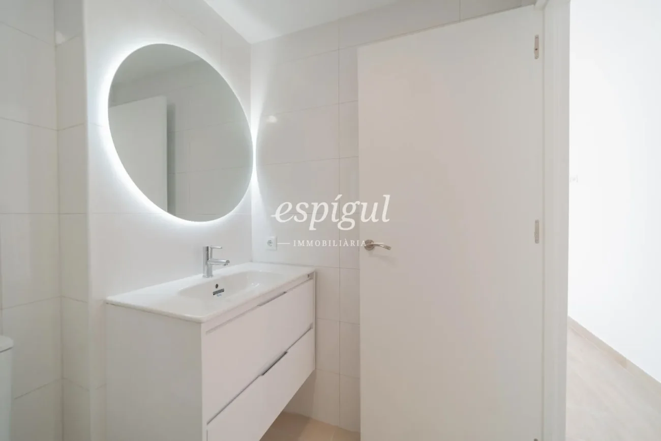 Exclusive Fully Renovated Apartment in the Heart of Salt