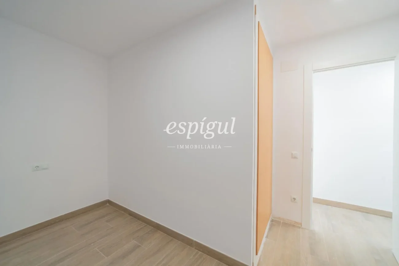 Exclusive Fully Renovated Apartment in the Heart of Salt