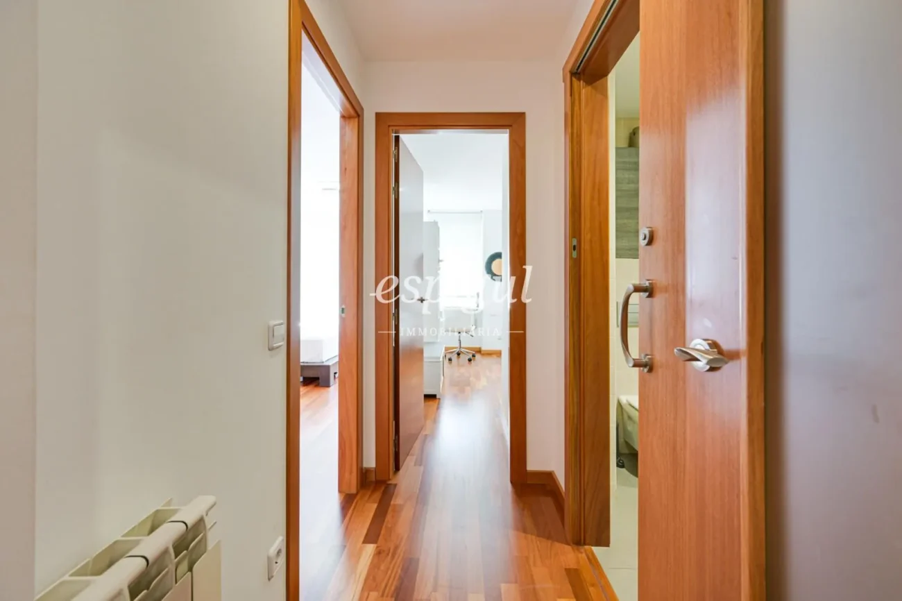 Penthouse duplex exclusif avec terrasse et vues panoramiques à Tiana