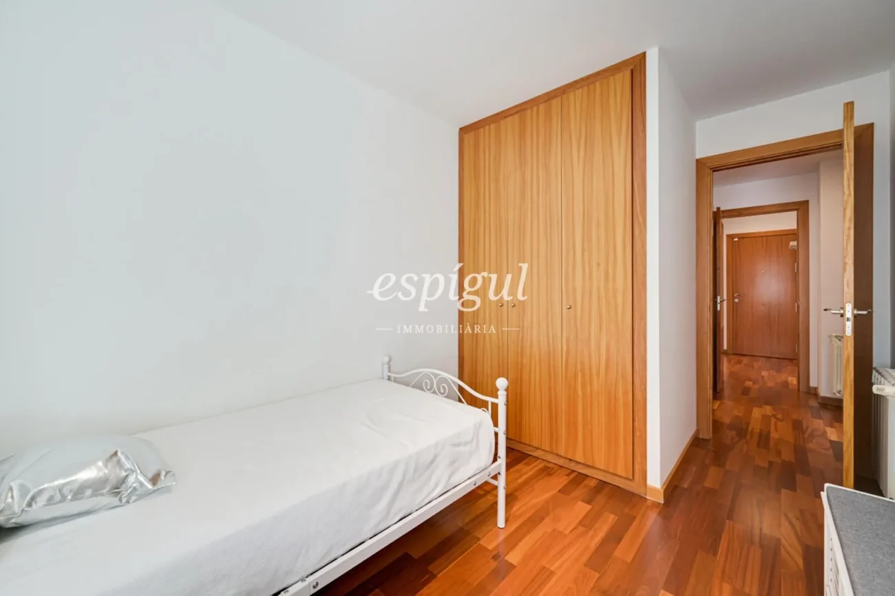 Penthouse duplex exclusif avec terrasse et vues panoramiques à Tiana