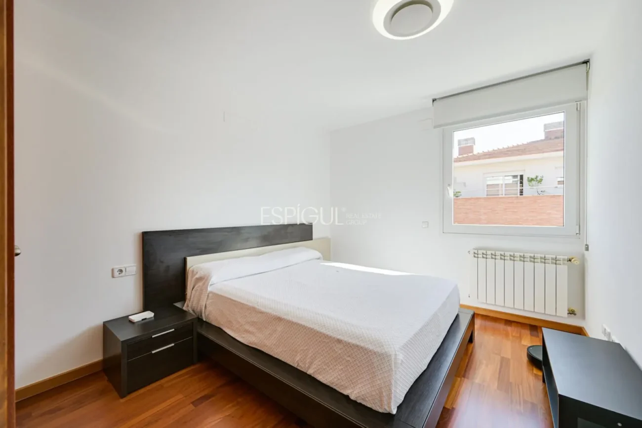 Attique en duplex exclusif avec terrasse et vues panoramiques à Tiana