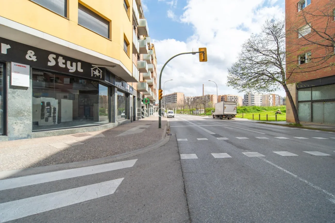 Locaux commerciaux dans la zone Químics