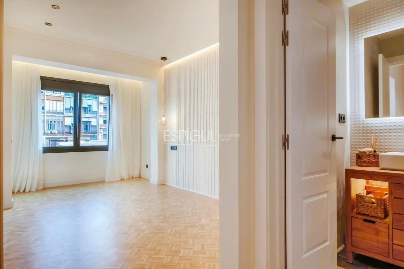 Piso de carácter reformado en venta en Enric Granados