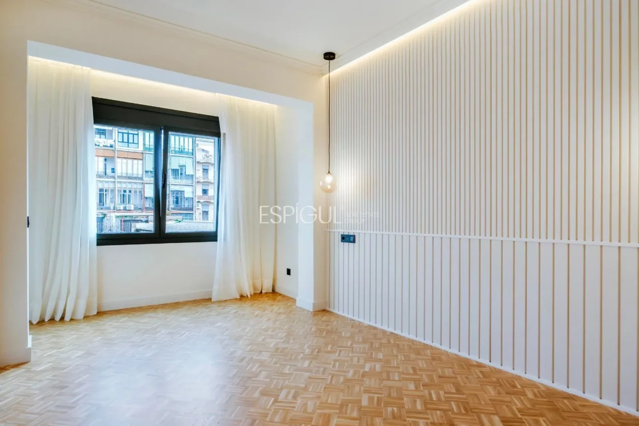 Piso de carácter reformado en venta en Enric Granados