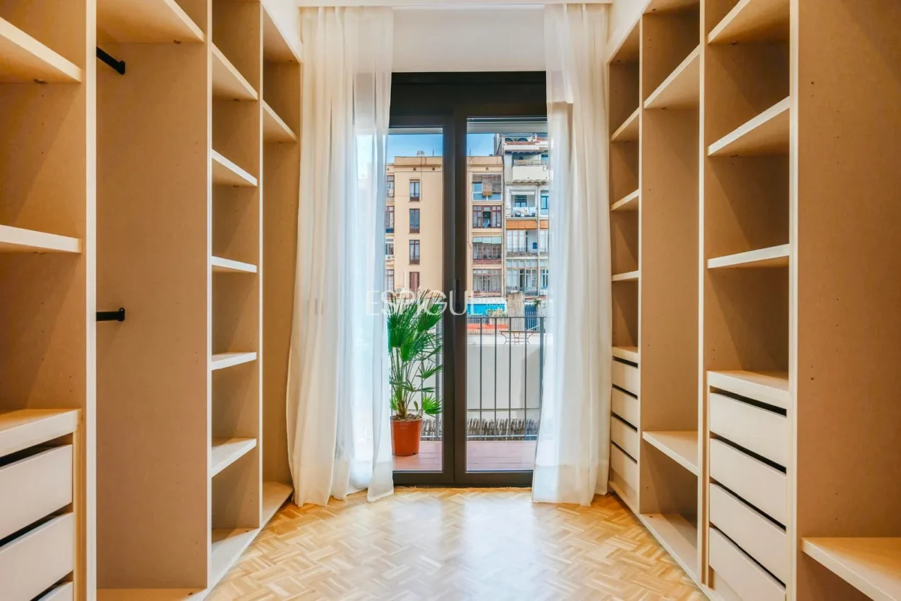 Piso de carácter reformado en venta en Enric Granados