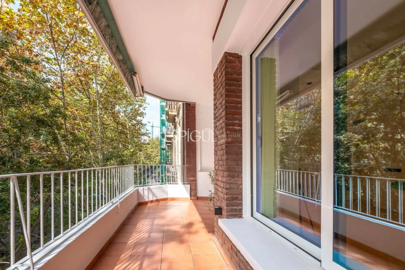 Piso de carácter reformado en venta en Enric Granados