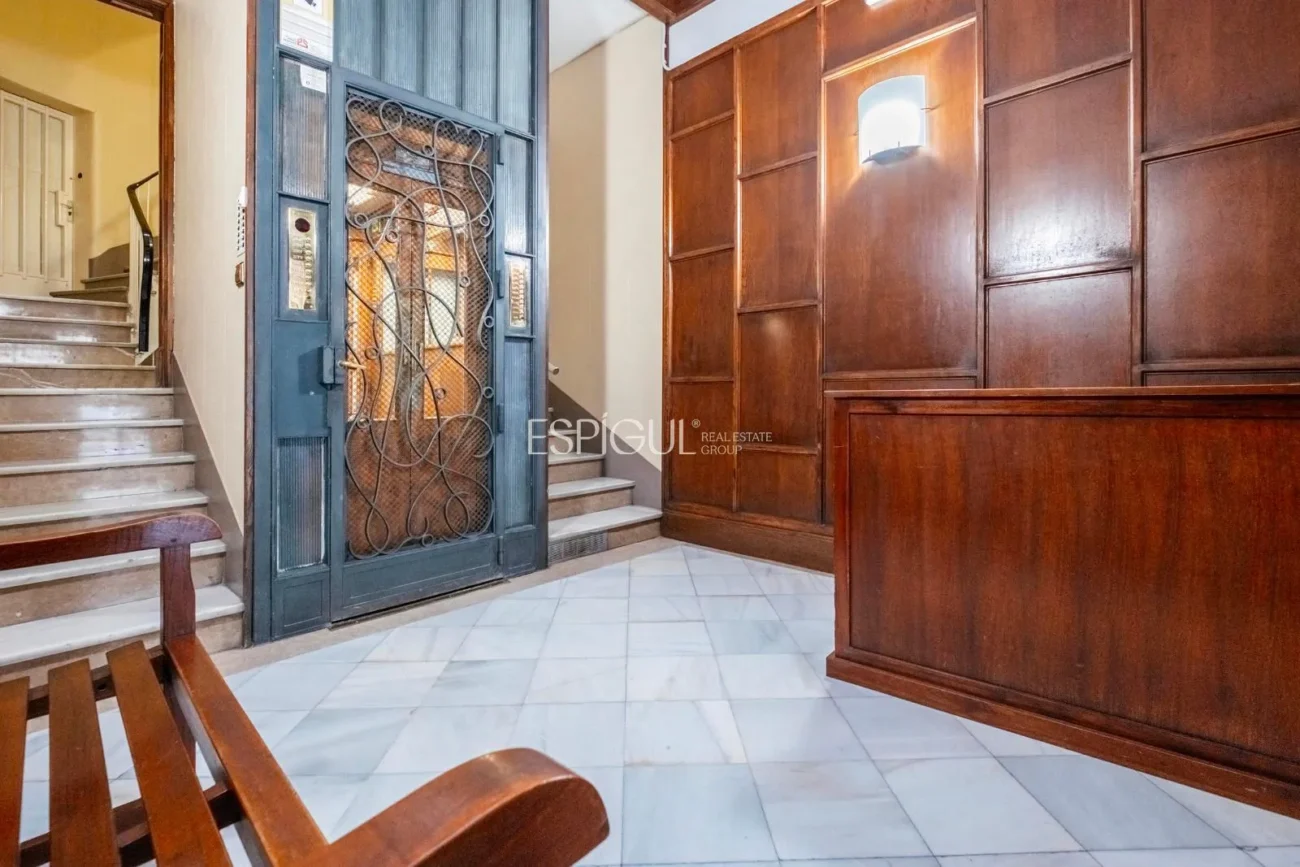 Piso de carácter reformado en venta en Enric Granados