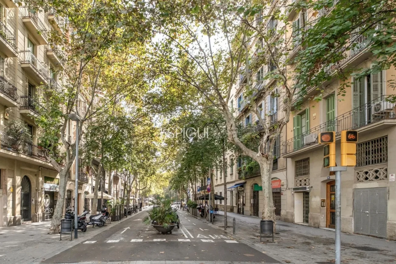 Piso de carácter reformado en venta en Enric Granados