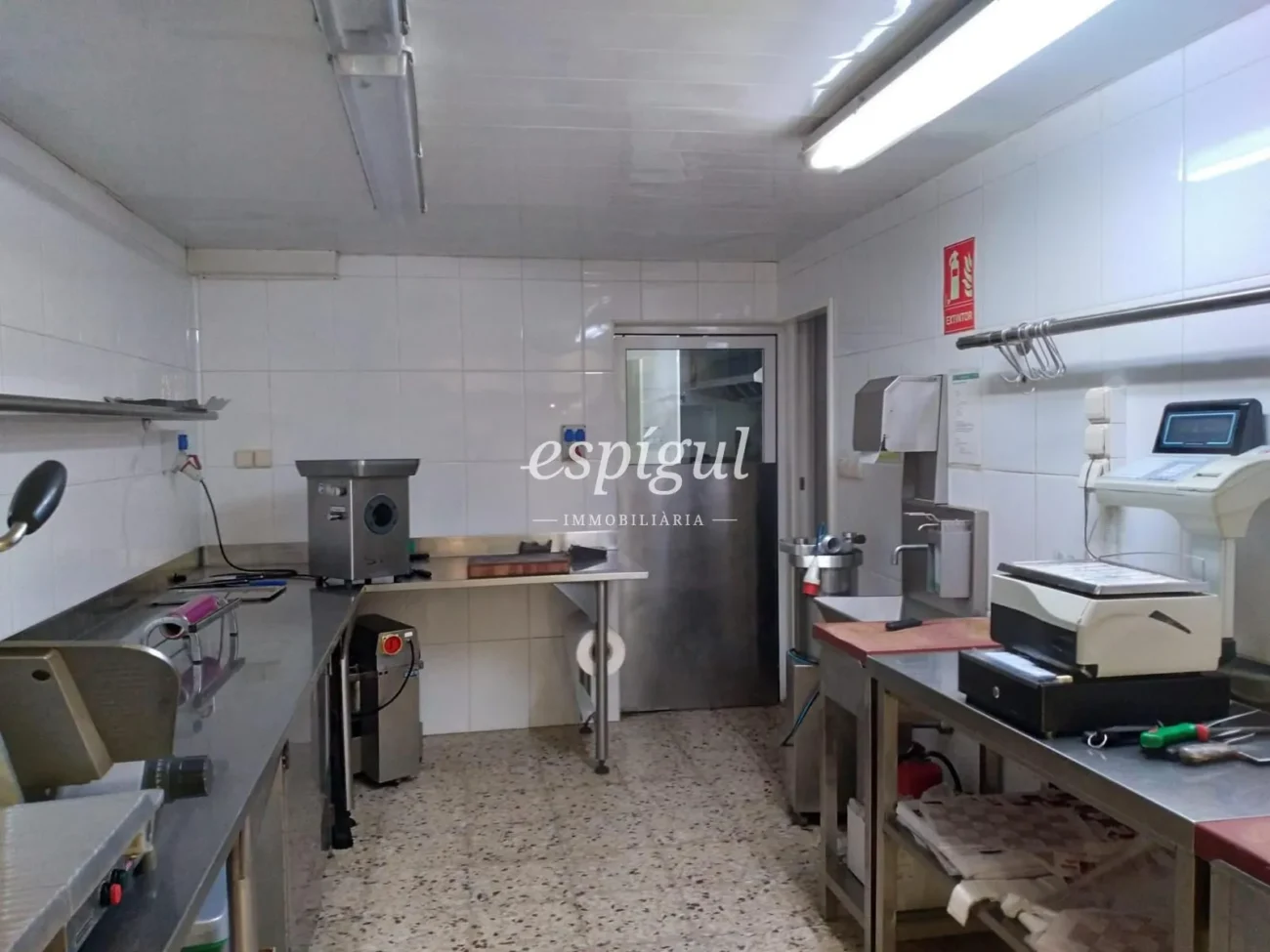 Local commercial avec fonds de commerce établi à vendre à Anglès
