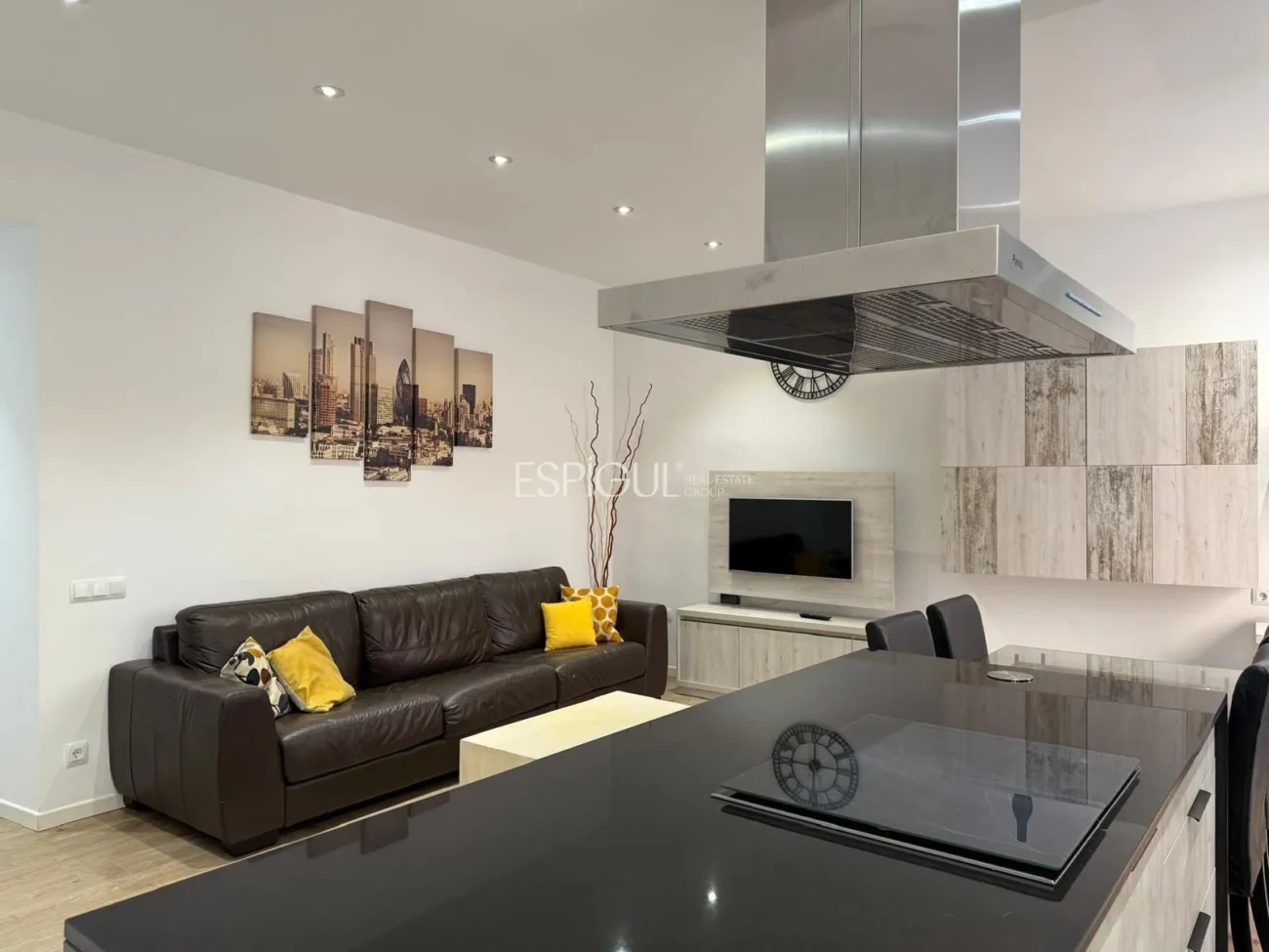 Appartement de trois chambres en location saisonnière au centre de Gérone