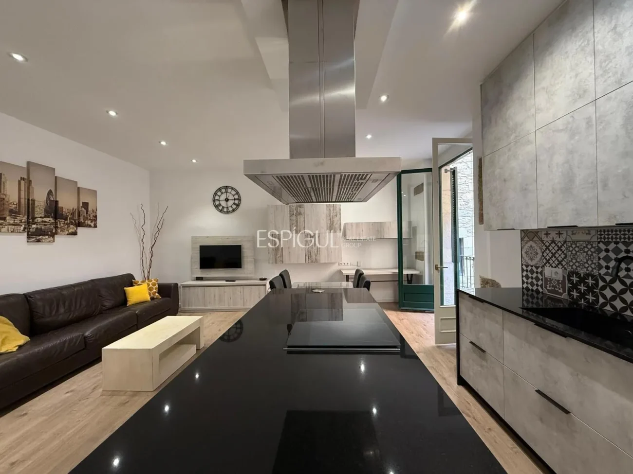 Appartement de trois chambres en location saisonnière au centre de Gérone