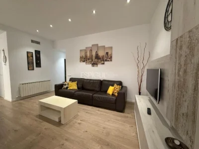 Appartement de trois chambres en location saisonnière au centre de Gérone