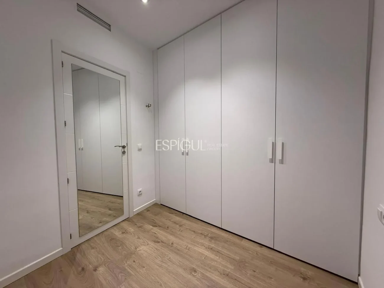 Appartement de trois chambres en location saisonnière au centre de Gérone