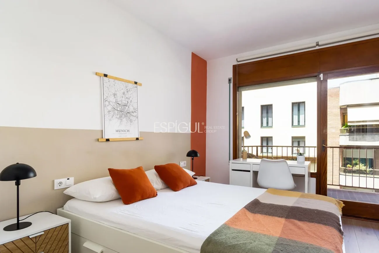 Amplio piso con terraza  a un paso de la estación AVE de Girona