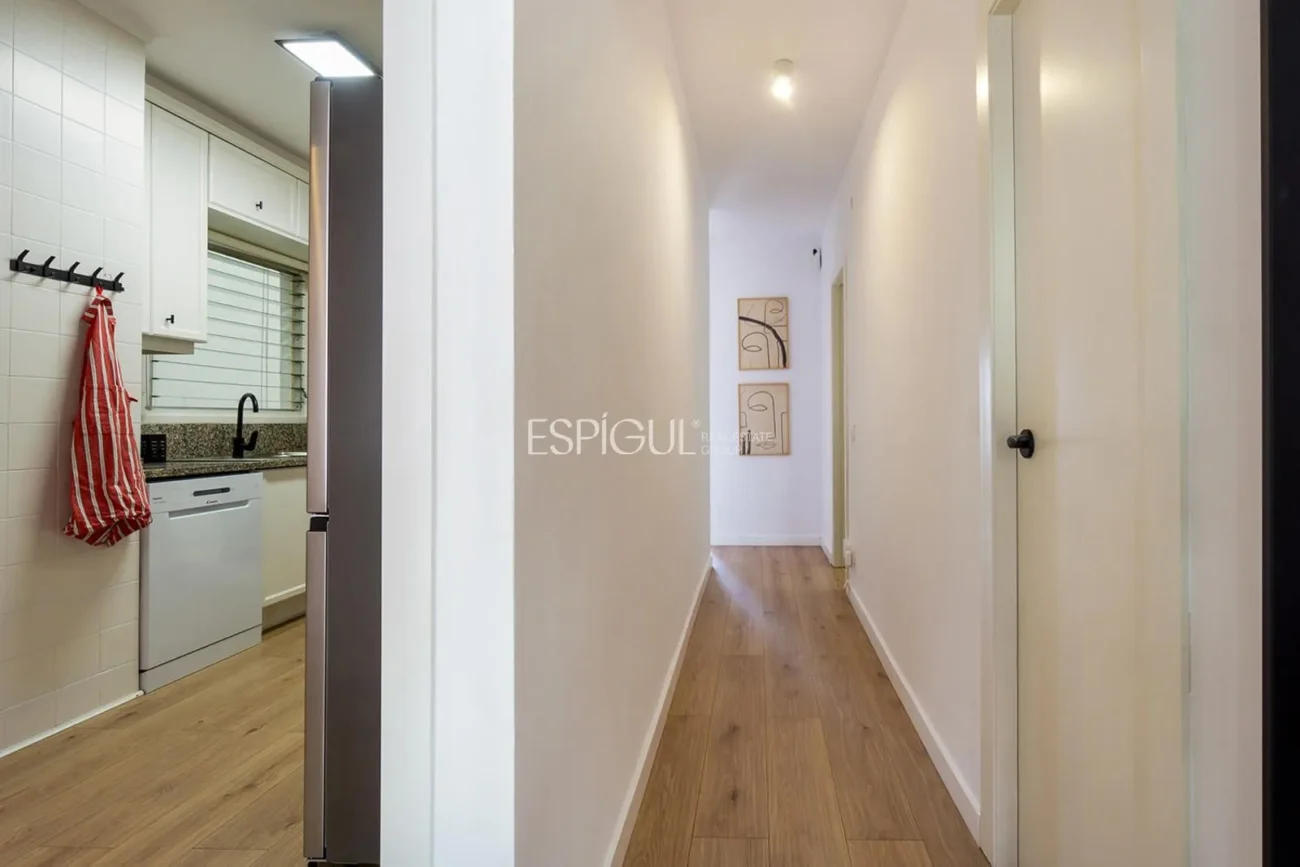 Amplio piso con terraza  a un paso de la estación AVE de Girona