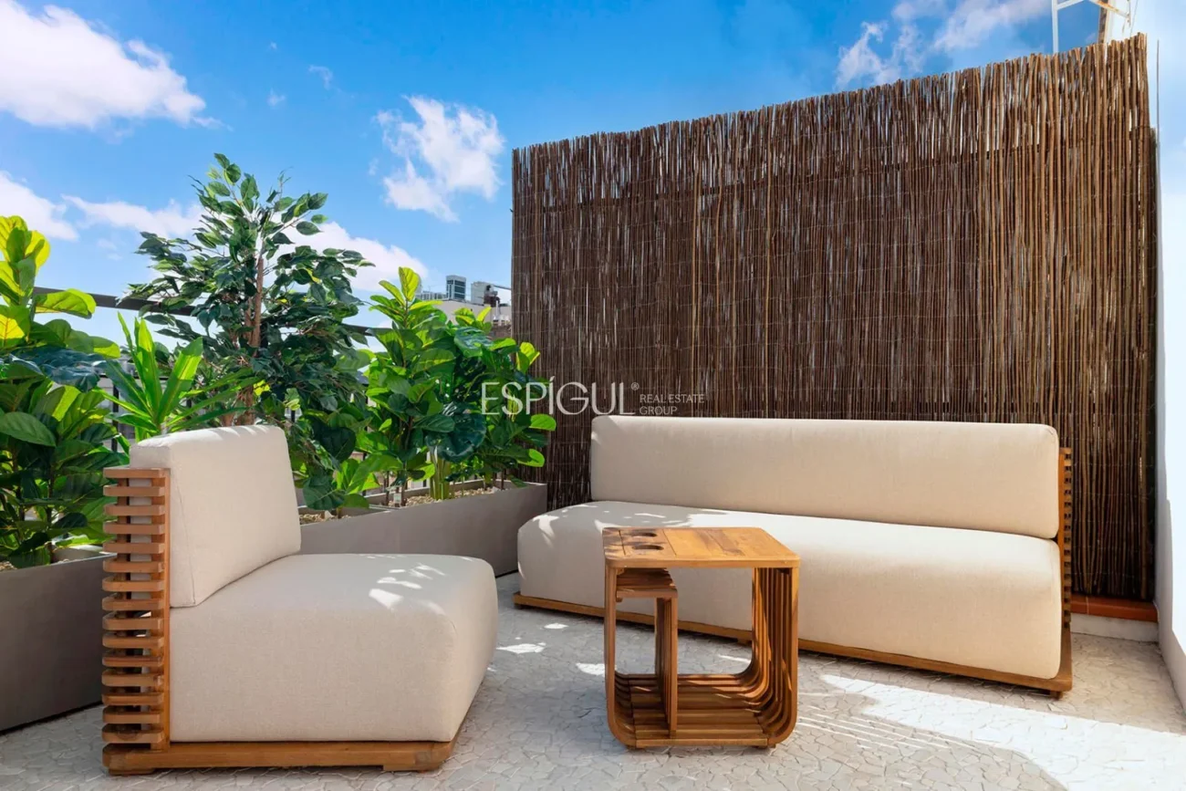 Ático dúplex con terraza en venta en Eixample Dret