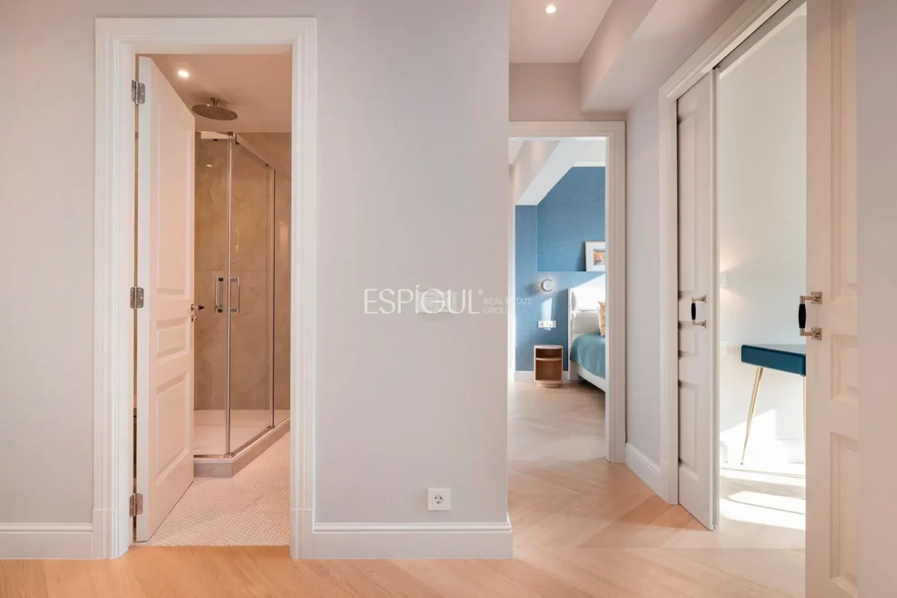 Ático dúplex con terraza en venta en Eixample Dret