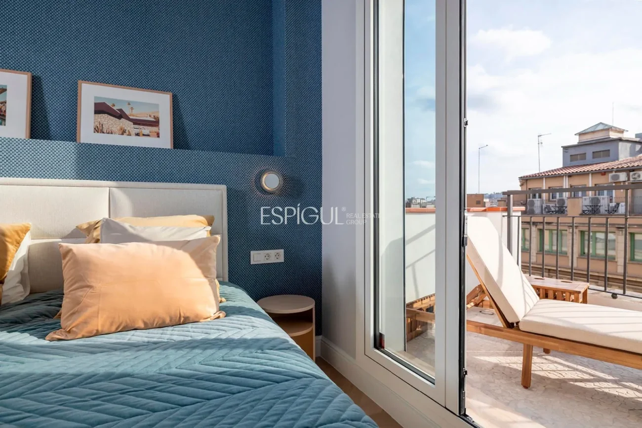 Ático dúplex con terraza en venta en Eixample Dret