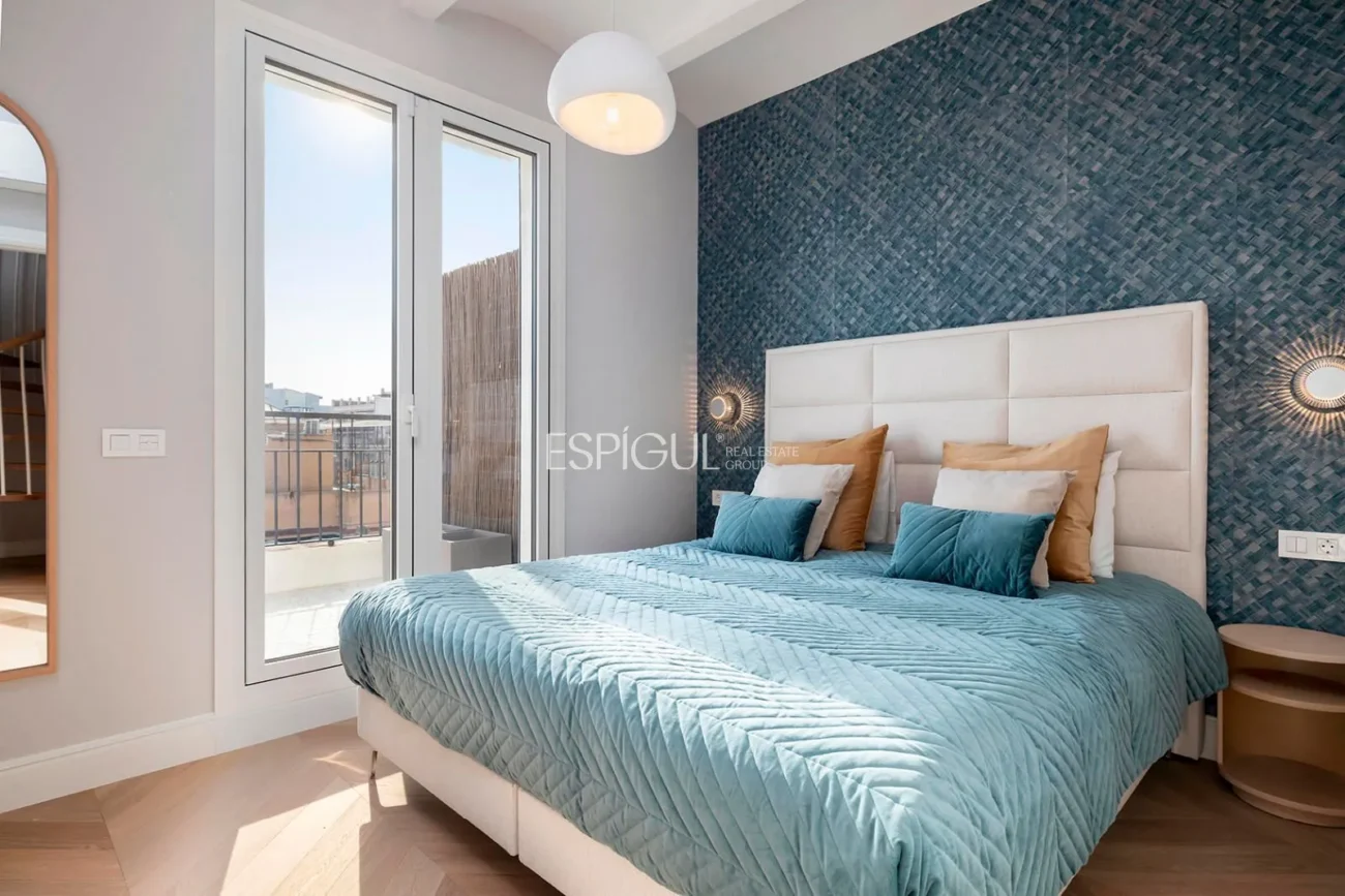 Ático dúplex con terraza en venta en Eixample Dret