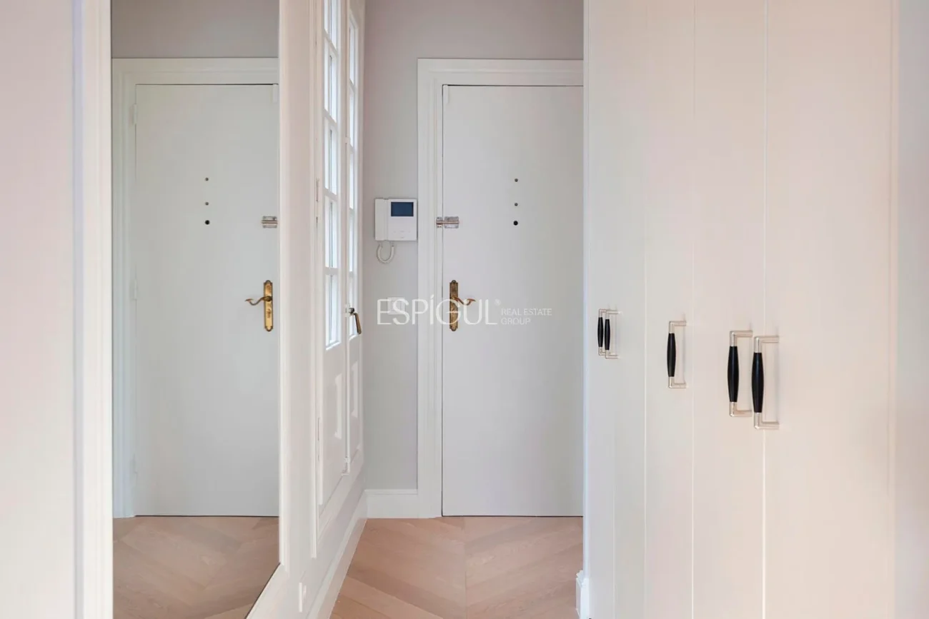 Ático dúplex con terraza en venta en Eixample Dret