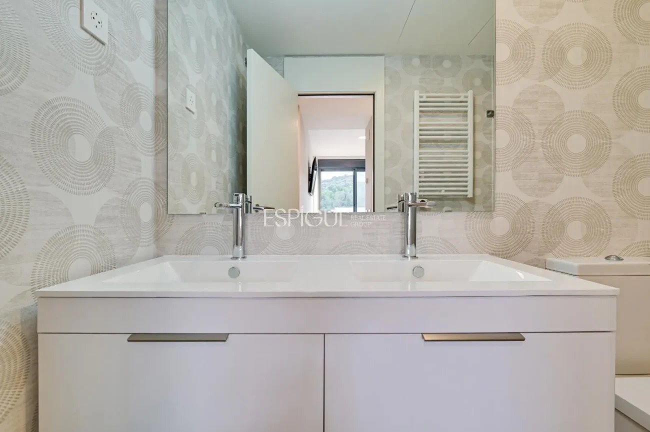 Attique en duplex de construction neuve à Montgat, à 100 m de la mer