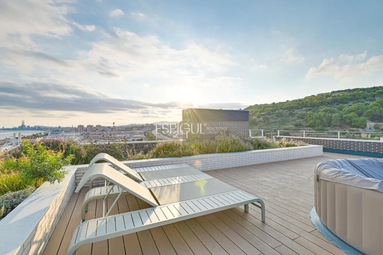 Àtic dúplex d’obra nova a Montgat a 100 m del mar