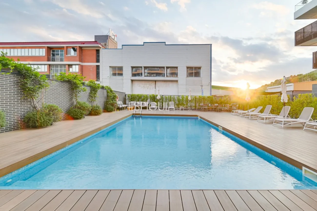 Attique en duplex de construction neuve à Montgat, à 100 m de la mer