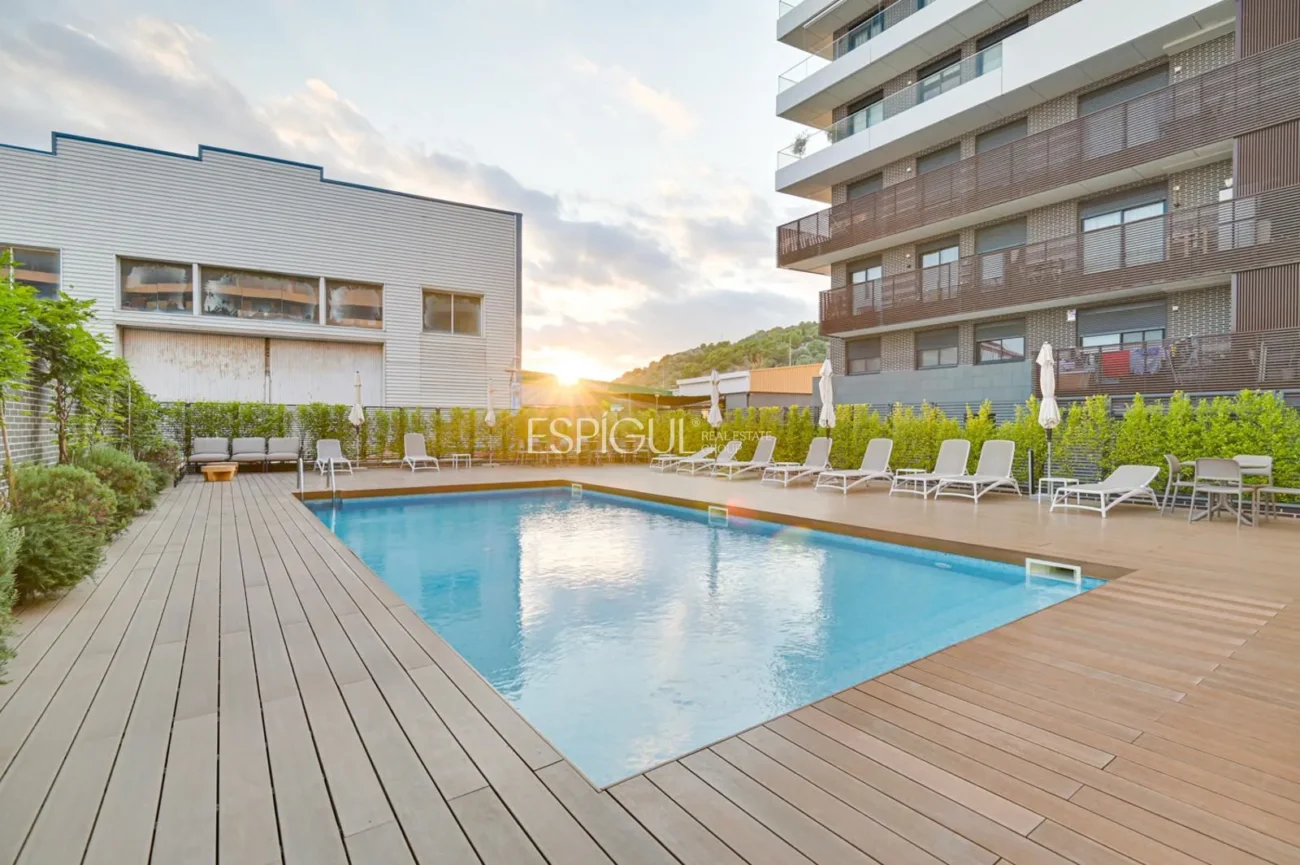 Attique en duplex de construction neuve à Montgat, à 100 m de la mer