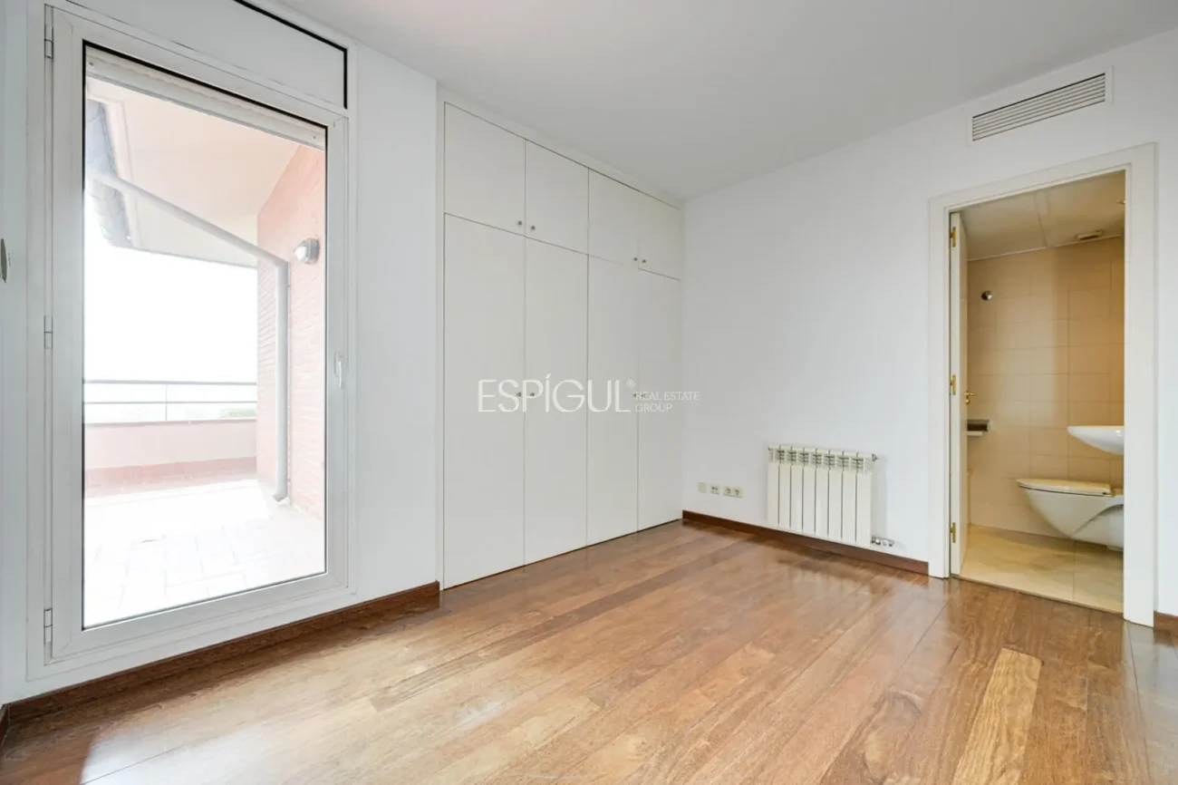 Penthouse for sale in Finestrelles, Esplugues de Llobregat