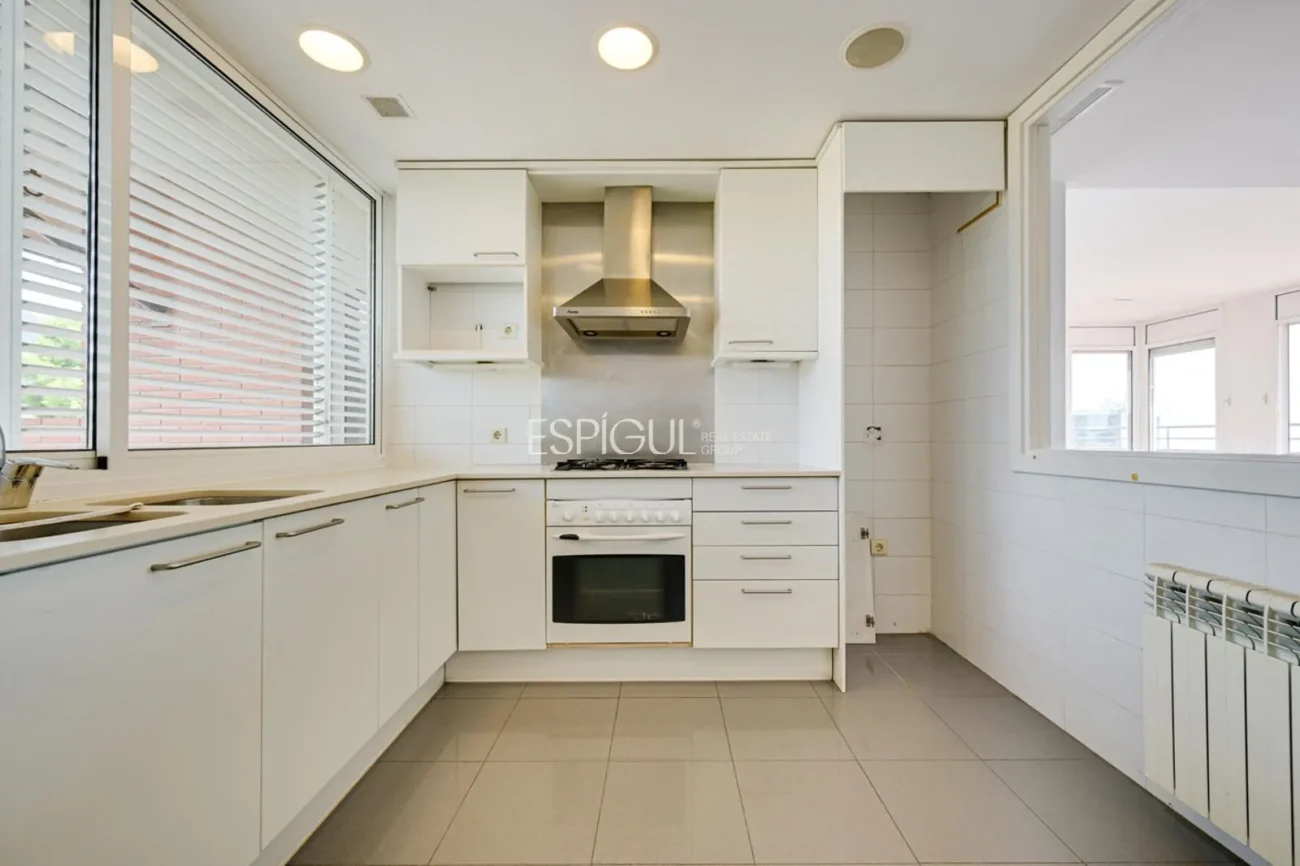 Penthouse for sale in Finestrelles, Esplugues de Llobregat