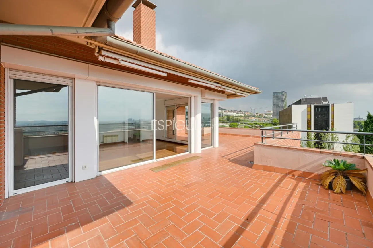 Penthouse for sale in Finestrelles, Esplugues de Llobregat