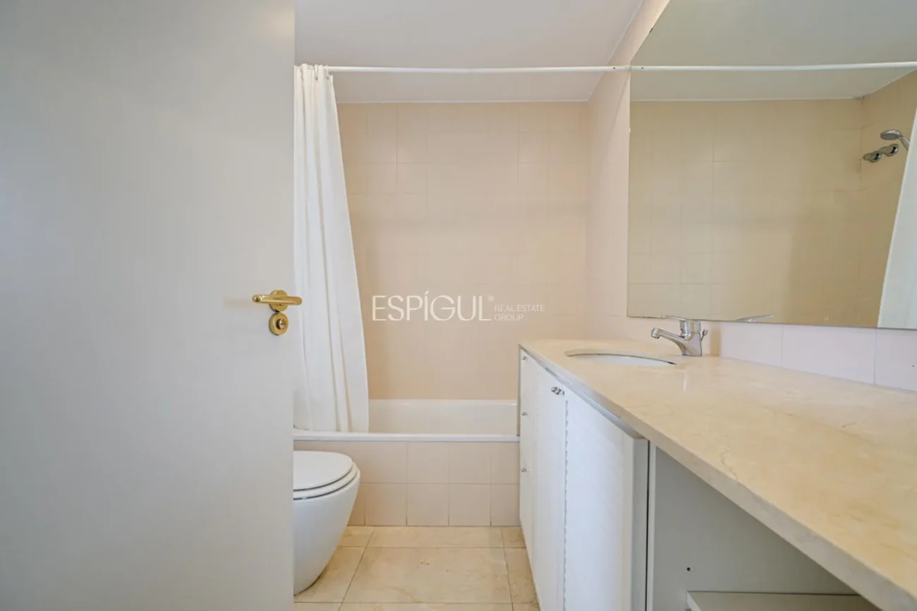 Penthouse for sale in Finestrelles, Esplugues de Llobregat