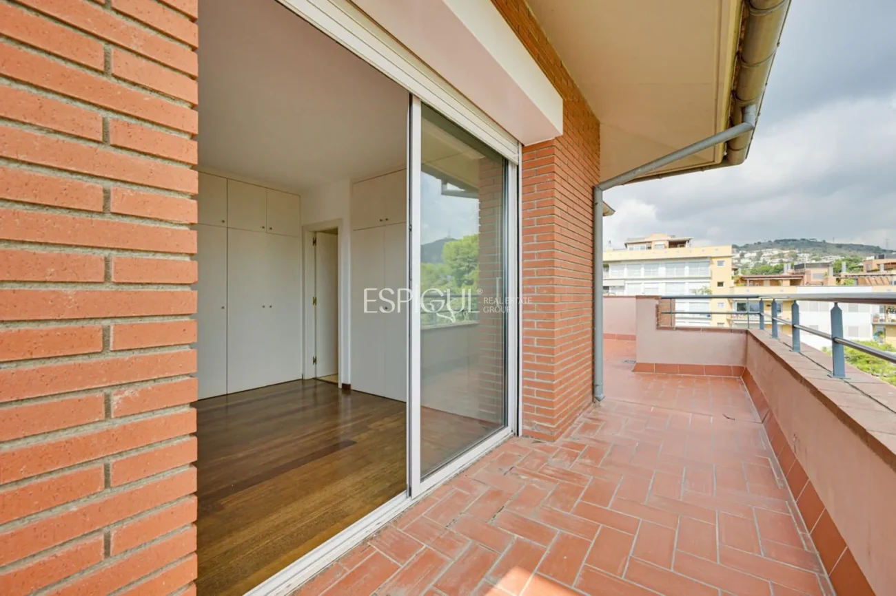 Penthouse for sale in Finestrelles, Esplugues de Llobregat