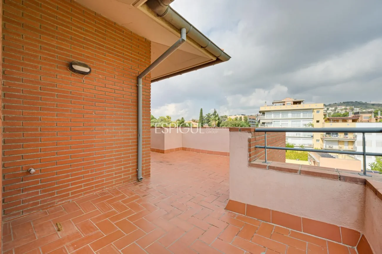 Penthouse for sale in Finestrelles, Esplugues de Llobregat
