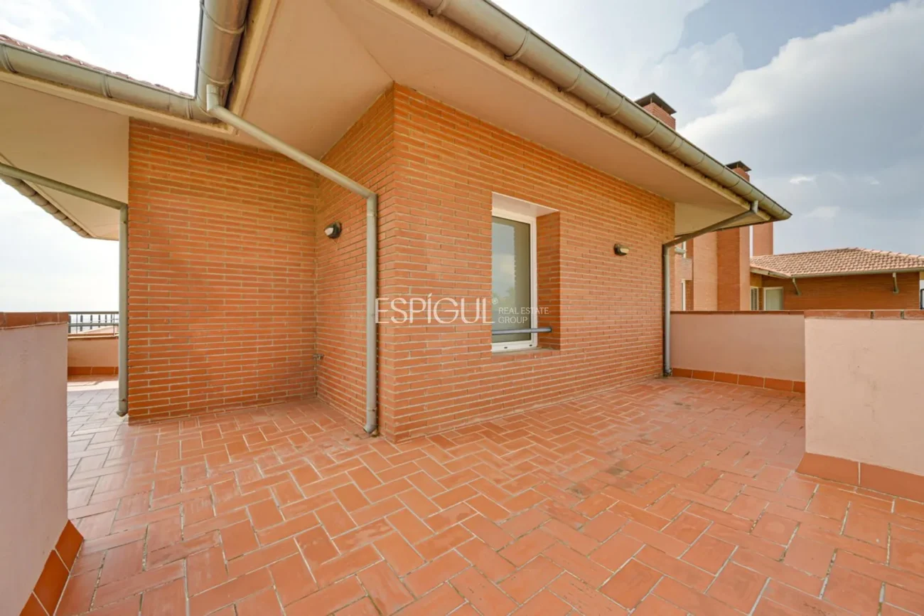 Penthouse for sale in Finestrelles, Esplugues de Llobregat