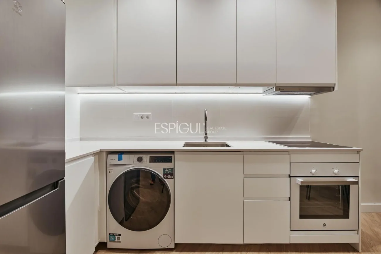 Ground Floor Apartment in Calle Juan Bravo, Salamanca District