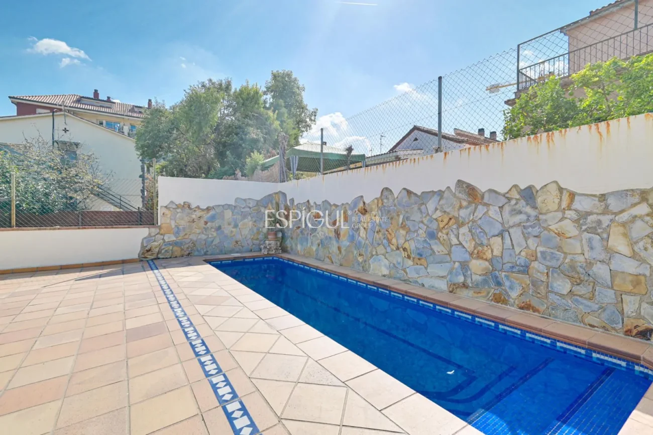 Casa a refomar en venda