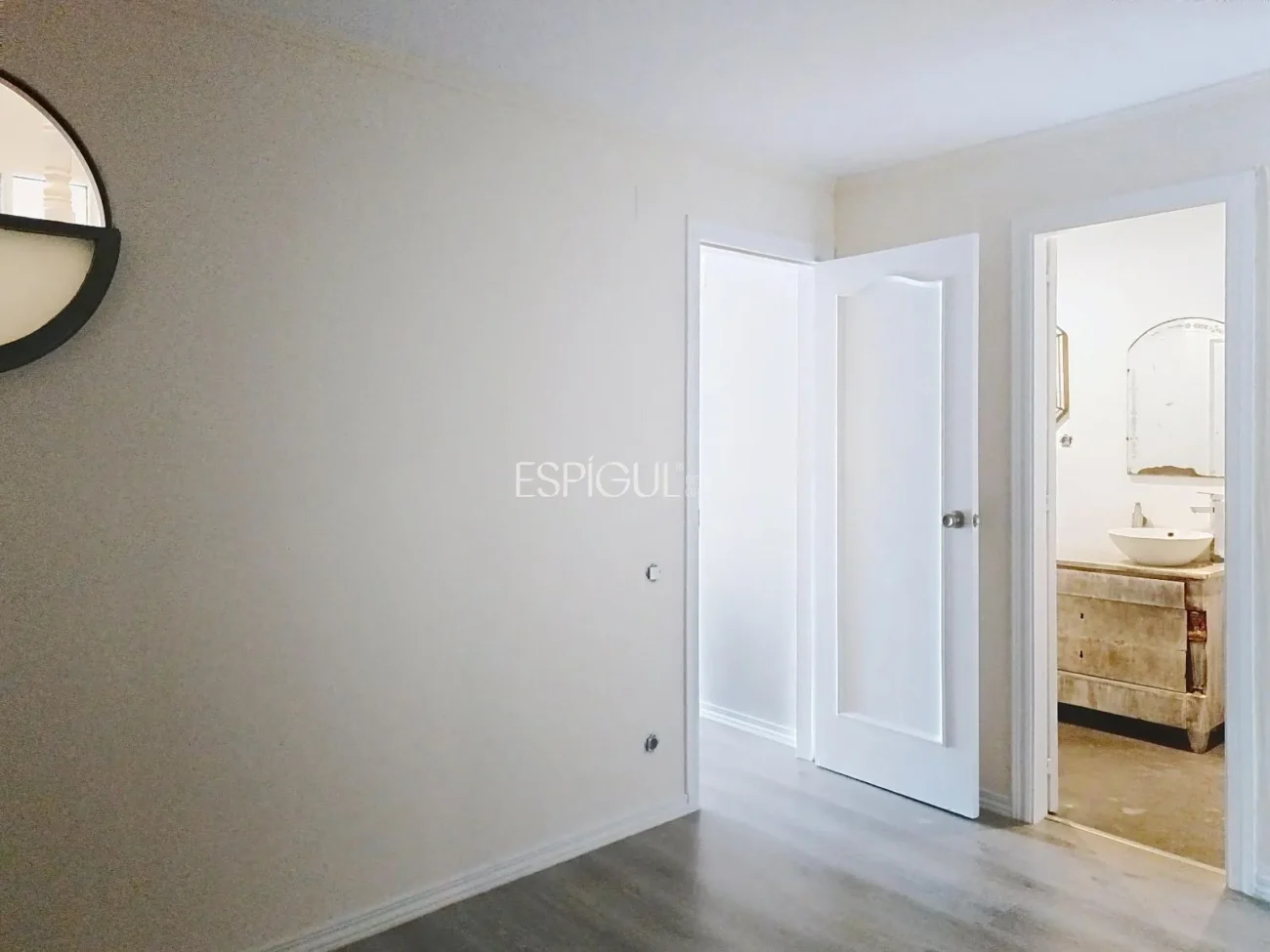 Casa adosada en alquiler en Alella con terraza, vistas al mar y piscina comunitaria