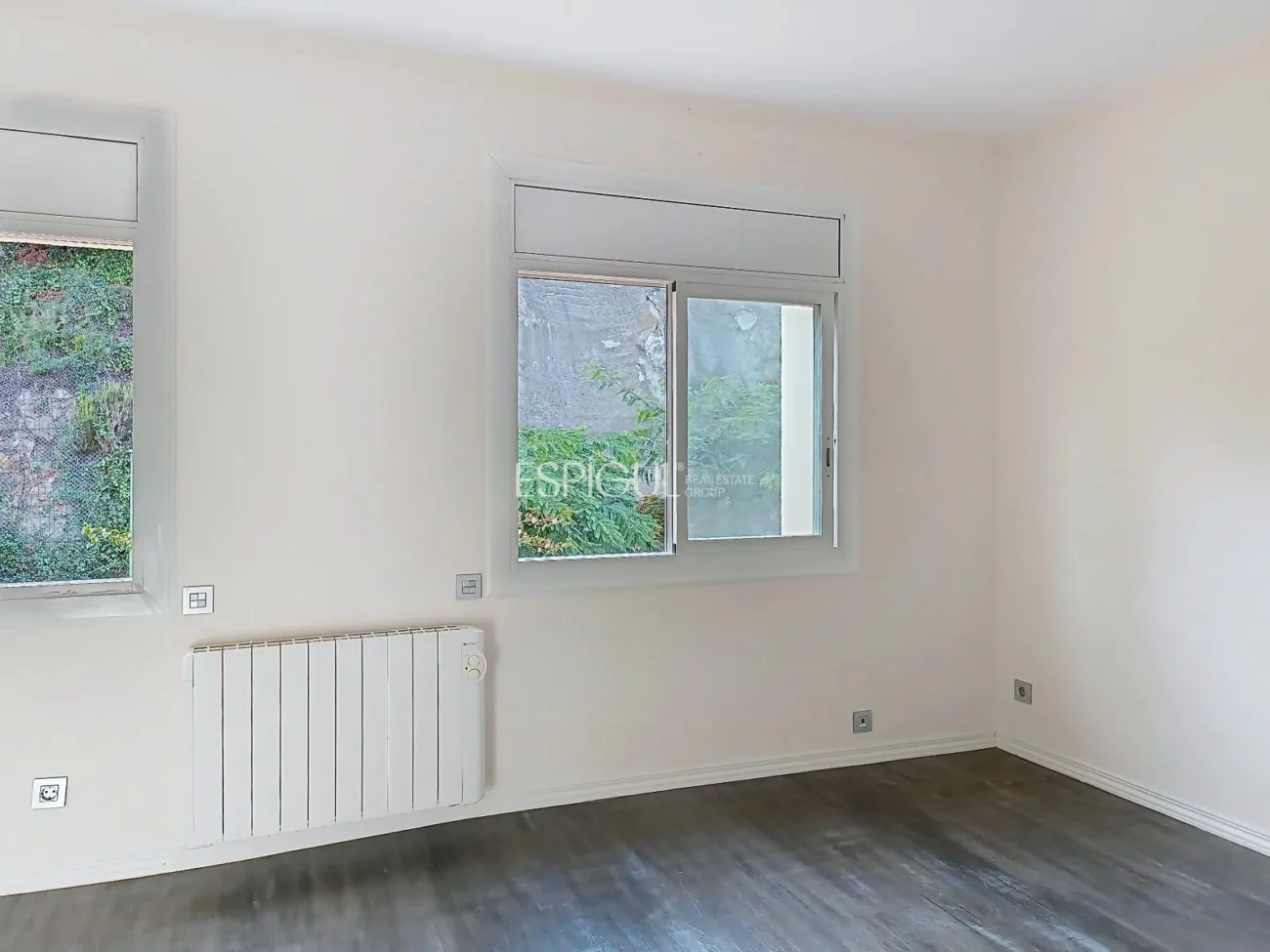 Casa adosada en alquiler en Alella con terraza, vistas al mar y piscina comunitaria