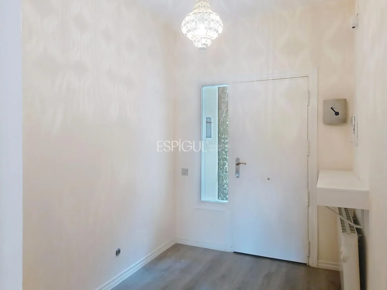 Casa adosada en alquiler en Alella con terraza, vistas al mar y piscina comunitaria